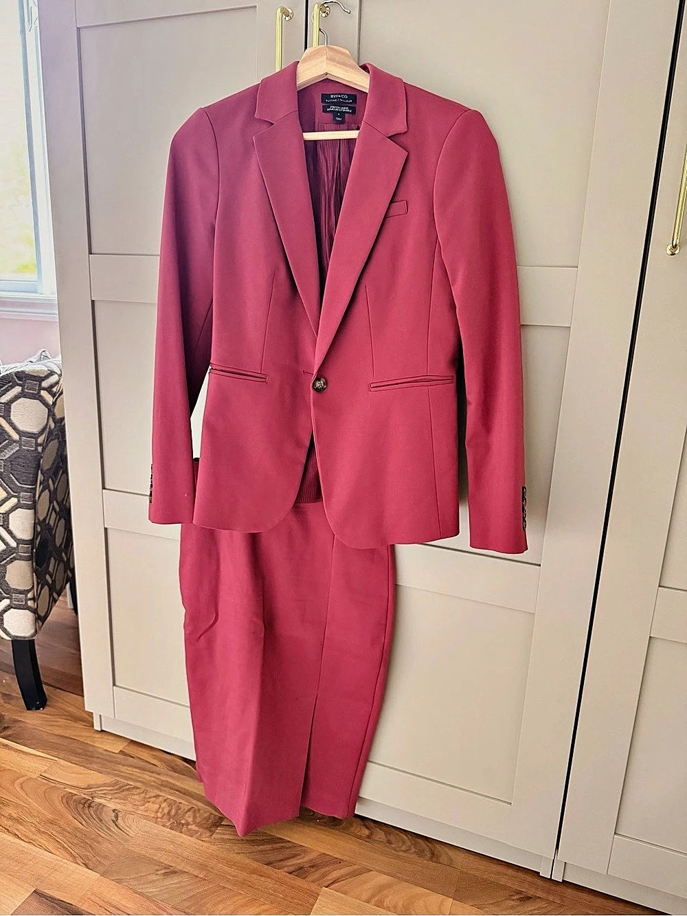 RW&CO. Raspberry Suiting/Tailleur Size 4